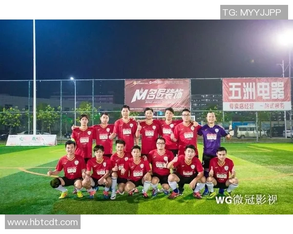 足球明星荣耀时刻举起世界杯展现无尽激情与梦想的巅峰时刻 足球明星荣耀时刻举起世界杯展现无尽激情与梦想的巅峰时刻